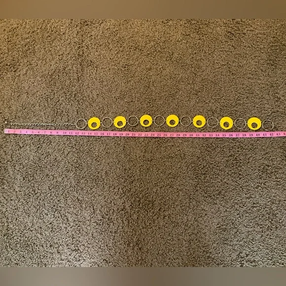 1960’s Mod Chain Belt, Yellow Circles—Groovy! 🌼 - Picture 3 of 4